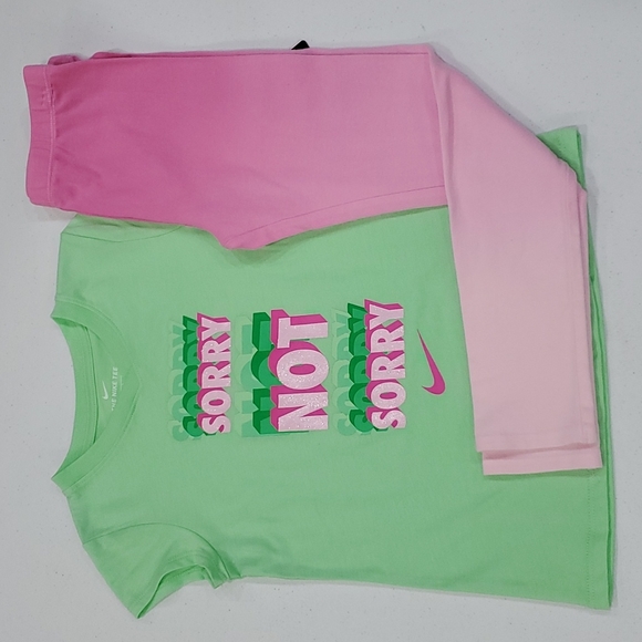 🆕️ Nike V Neck Tee - Picture 4 of 8